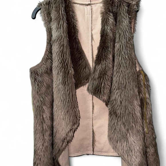 Umgee Brown Faux Fur Vest – Cozy Boho Layering Piece (Small) - Picture 5 of 5